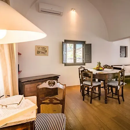 Santoriniseaside: Kallisti Apartmán Pýrgos